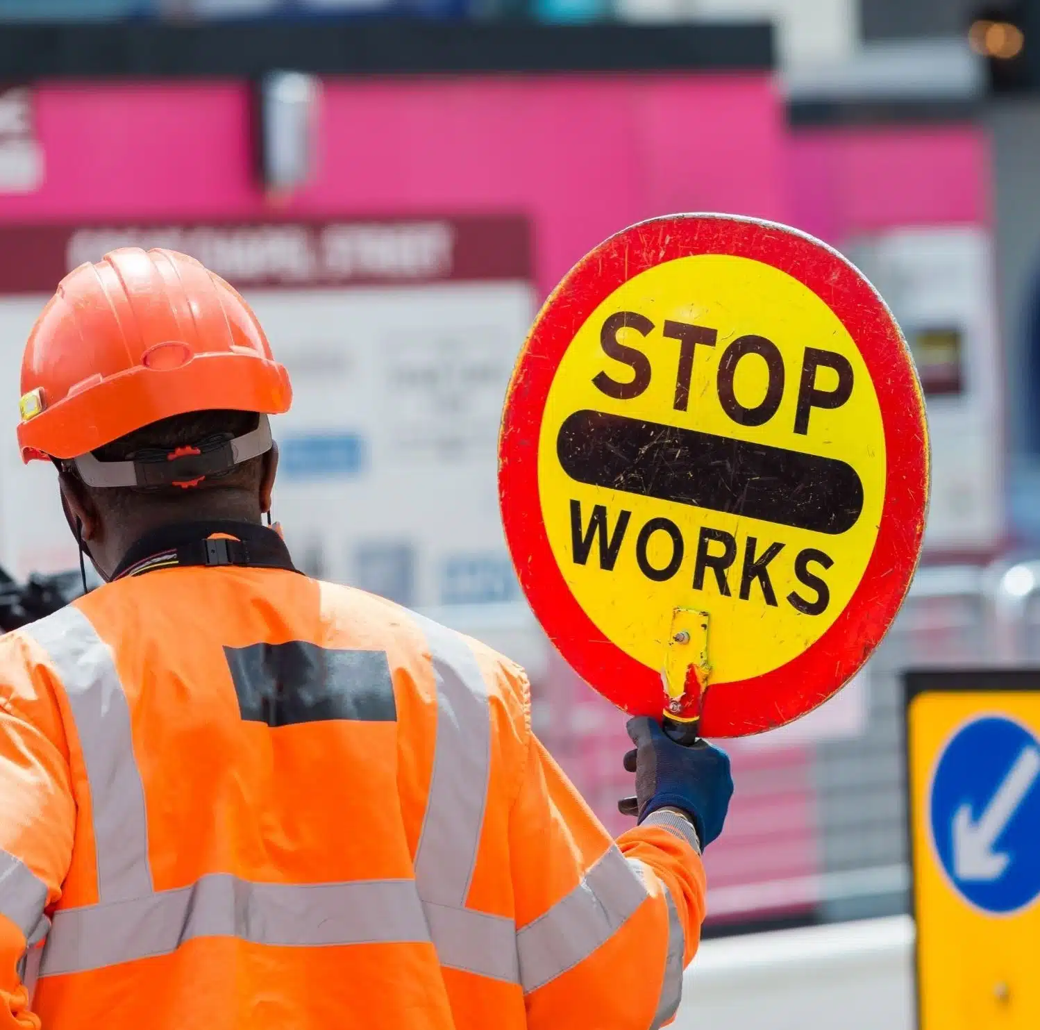 Traffic Control with the use of stop-slow bat